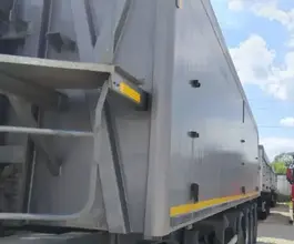 Самосвальный полуприцеп Bodex KIS 4WA1 2023 года б/у