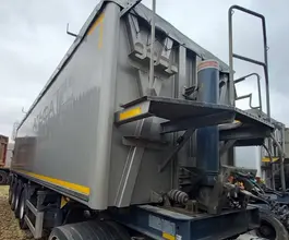 Самосвальный полуприцеп Bodex KIS 4WA1 2023 года б/у