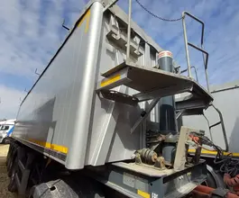 Самосвальный полуприцеп Bodex KIS 4WA1 2023 года б/у фото 2