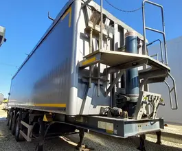 Самосвальный полуприцеп Bodex KIS 4WA1 2023 года б/у