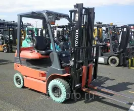 Вилочный погрузчик Toyota 7FB18  б/у