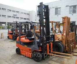 Вилочный погрузчик Toyota 7FB25  б/у