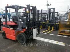 Вилочный погрузчик Toyota 7FB25  б/у