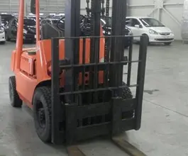 Вилочный погрузчик Toyota 02-7FD45  б/у