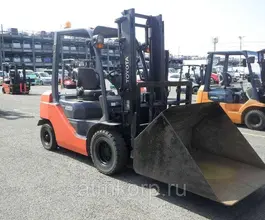 Вилочный погрузчик Toyota 02-7FD45  б/у