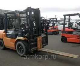 Вилочный погрузчик Toyota 02-7FD45  б/у