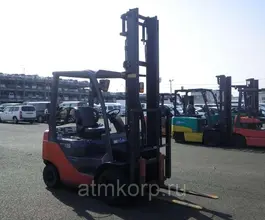 Вилочный погрузчик Toyota 02-7FD45  б/у