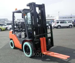 Вилочный погрузчик Toyota 02-7FD45  б/у