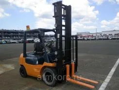 Вилочный погрузчик Toyota 02-7FD20  б/у