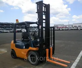 Вилочный погрузчик Toyota 02-7FD20  б/у