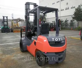Вилочный погрузчик Toyota FORKLIFT 8FDL25  б/у фото 2