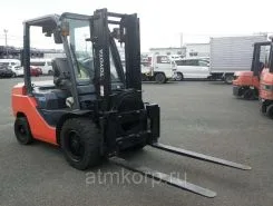 Вилочный погрузчик Toyota 8FD30  б/у