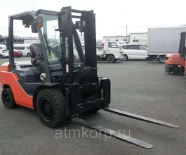 Вилочный погрузчик Toyota 8FD30  б/у