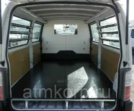 Микроавтобус Nissan Caravan  б/у