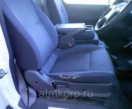 Изотермический фургон Nissan Caravan  б/у фото 4