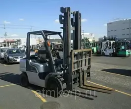 Вилочный погрузчик Nissan UGL02M30  б/у