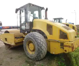 Дорожный каток Caterpillar CS76 XT 2013 года б/у фото 4