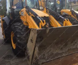 Экскаватор-погрузчик JCB 3CX 2012 года б/у