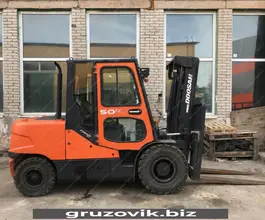 Вилочный погрузчик Doosan D50 2011 года б/у