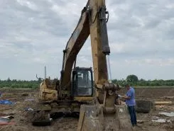 Экскаватор Caterpillar 320 2011 года б/у