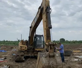 Экскаватор Caterpillar 320 2011 года б/у