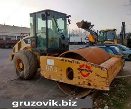 Дорожный каток Caterpillar CS74 2009 года б/у