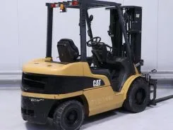 Вилочный погрузчик Caterpillar DP30NT  б/у
