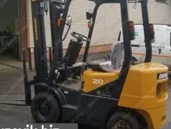 Вилочный погрузчик Doosan D20 2004 года б/у