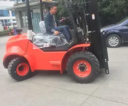 Вилочный погрузчик Внедорожные вилочные погрузчики серии 2WD и 4WD  б/у фото 4
