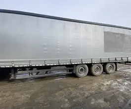 Тентованный полуприцеп Schmitz SCB S3T 2018 года б/у фото 4