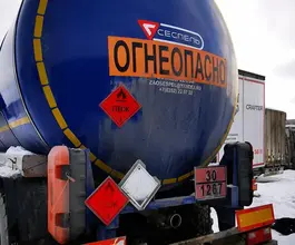 Полуприцеп-бензовоз ППЦ   Сеспель SF3B30 2018 года б/у фото 3