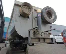 Полуприцеп самосвальный GRUNWALD 9453 2021 года б/у