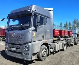 Седельный тягач Седельный тягач FAW JH6 2023 года б/у