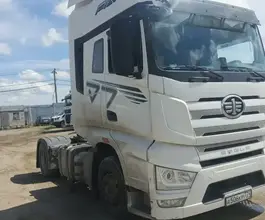 Седельный тягач Седельный тягач FAW J7 2023 года б/у