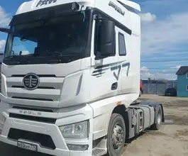 Седельный тягач Седельный тягач FAW J7 2023 года б/у фото 3