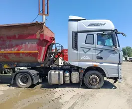 Седельный тягач Седельный тягач FAW J7 2023 года б/у фото 5