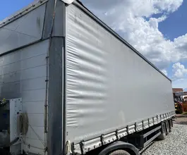 Тентованный полуприцеп Schmitz SCB S3T 2018 года б/у фото 4
