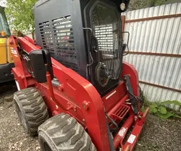 Фронтальный погрузчик QUADTRAC SSL95 2023 года б/у