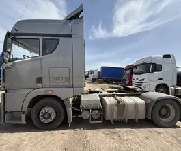 Седельный тягач Седельный тягач FAW JH6 2023 года б/у фото 4
