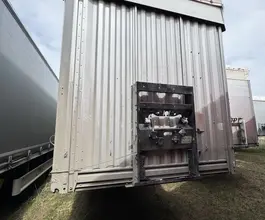 Тентованный полуприцеп Kassbohrer XS 2023 года б/у