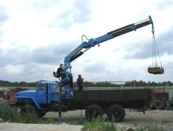 Самопогрузчик Урал 4320 с КМУ им-240  б/у