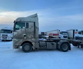 Седельный тягач Седельный тягач SITRAK c7h 2023 года б/у фото 4