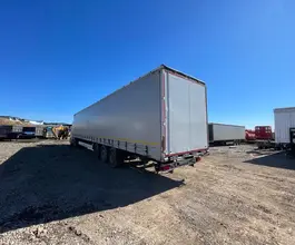Тентованный полуприцеп Krone SD 2022 года б/у фото 5
