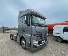 Седельный тягач Седельный тягач JAC K7 2023 года б/у фото 3