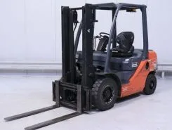 Вилочный погрузчик Toyota 62-8FDF25  б/у