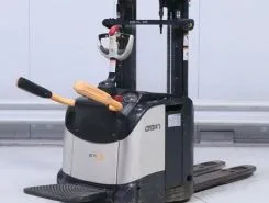 Штабелер Crown ES4000  б/у фото 2