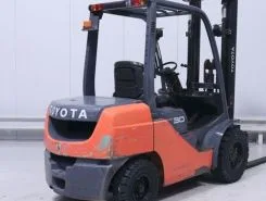Вилочный погрузчик Toyota 62-8FDF30  б/у