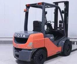 Вилочный погрузчик Toyota 62-8FDF30  б/у