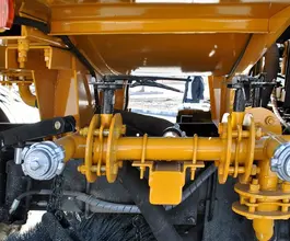 Дорожно-уборочный автомобиль Дорожно-уборочный автомобиль  Урал 43206 2026 года новый фото 4