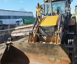 Экскаватор-погрузчик RUNMAX SE440TS 2023 года б/у фото 3